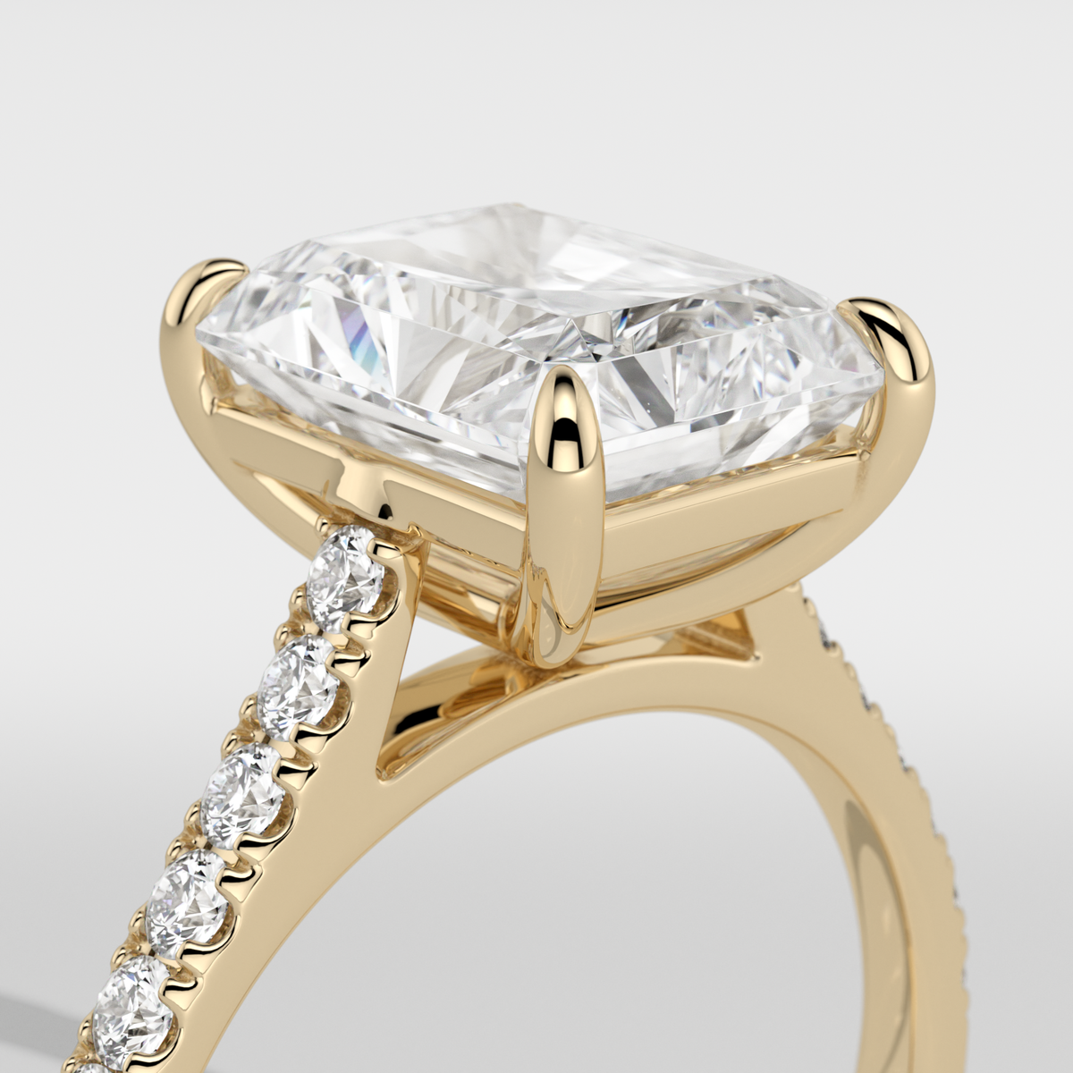 New-Aurora Radiant 3ct 18YG