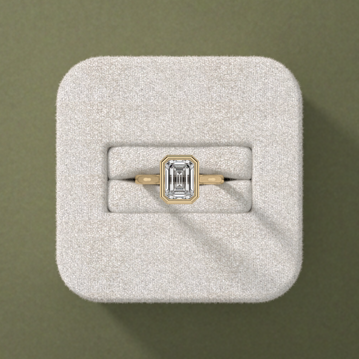 New-Bezel Emerald 2ct 18YG