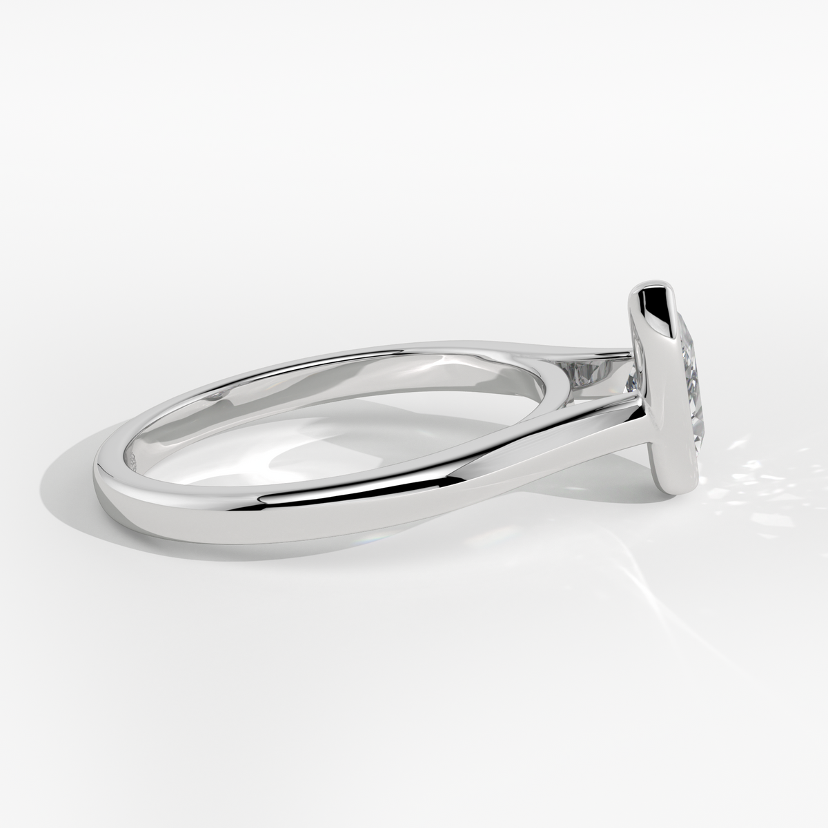 New-Bezel Pear Off 1ct PL