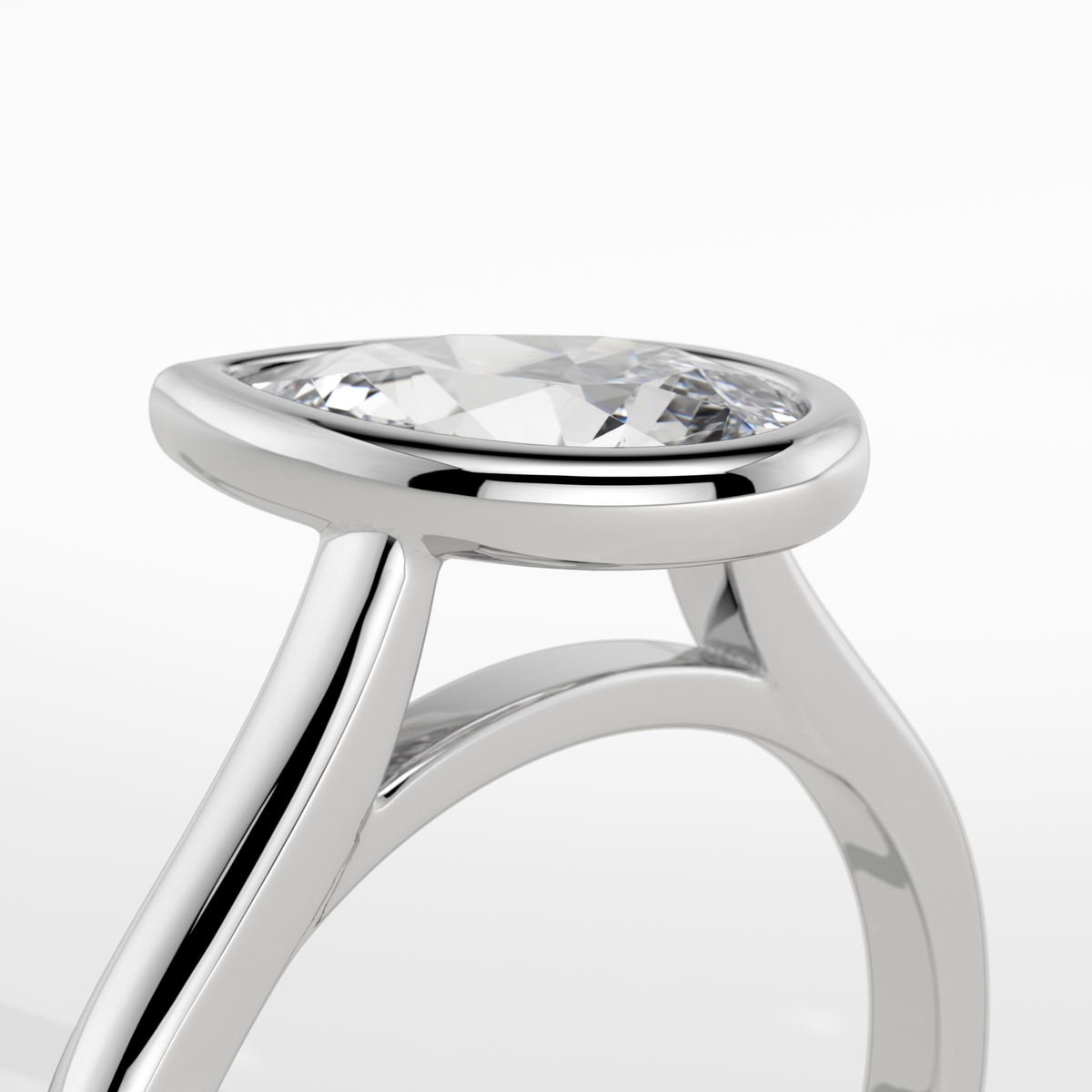 New-Bezel Pear Off 1ct PL