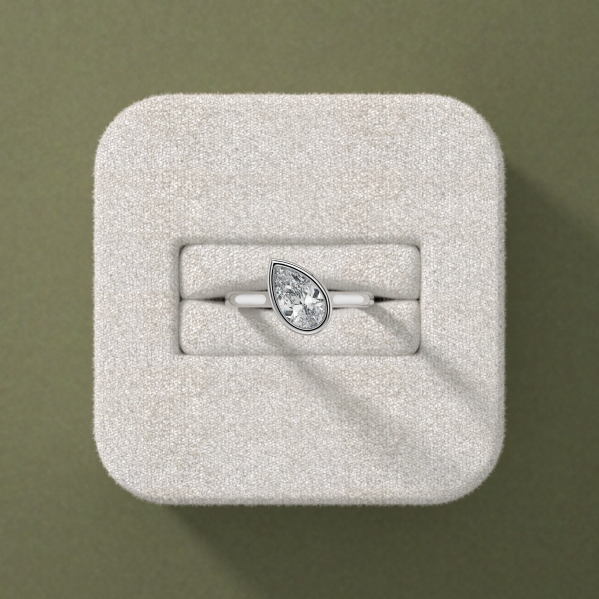 New-Bezel Pear Off 1ct PL