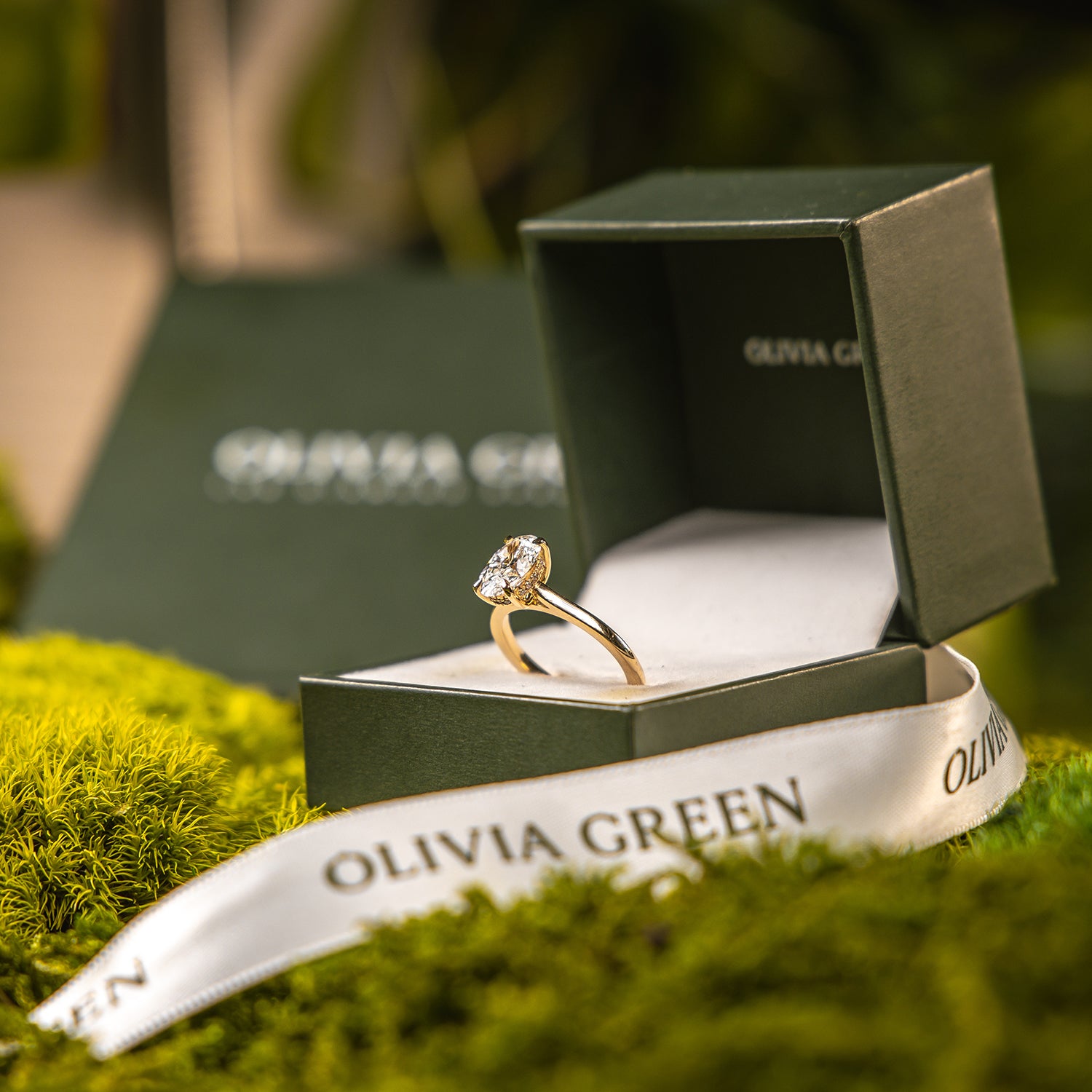 Olivia Oval