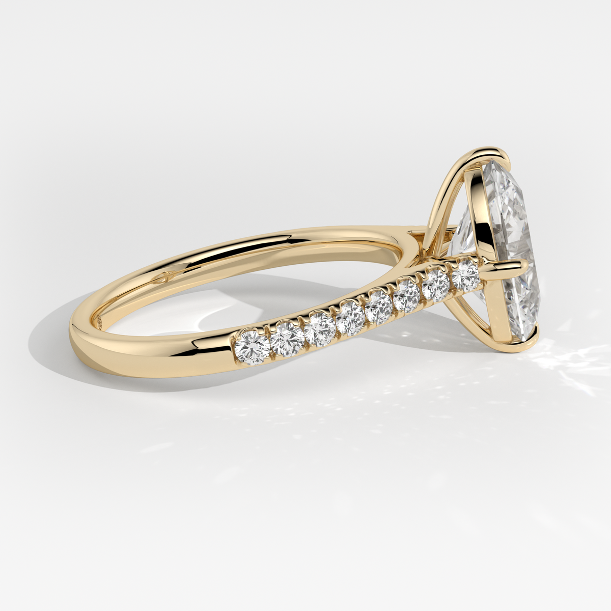 New-Aurora Oval Compass 2ct 18YG