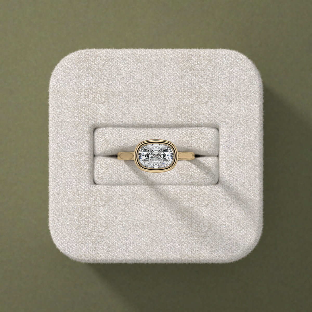 New-Bezel Cushion Landscape 2ct 18YG