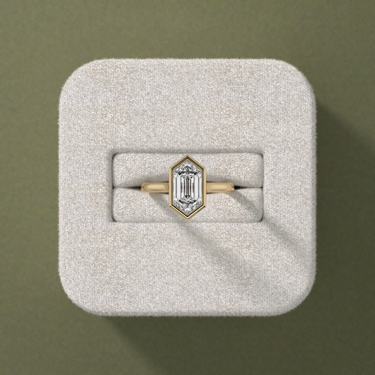 New-Bezel Elongated Hexagon 1.5ct 18YG