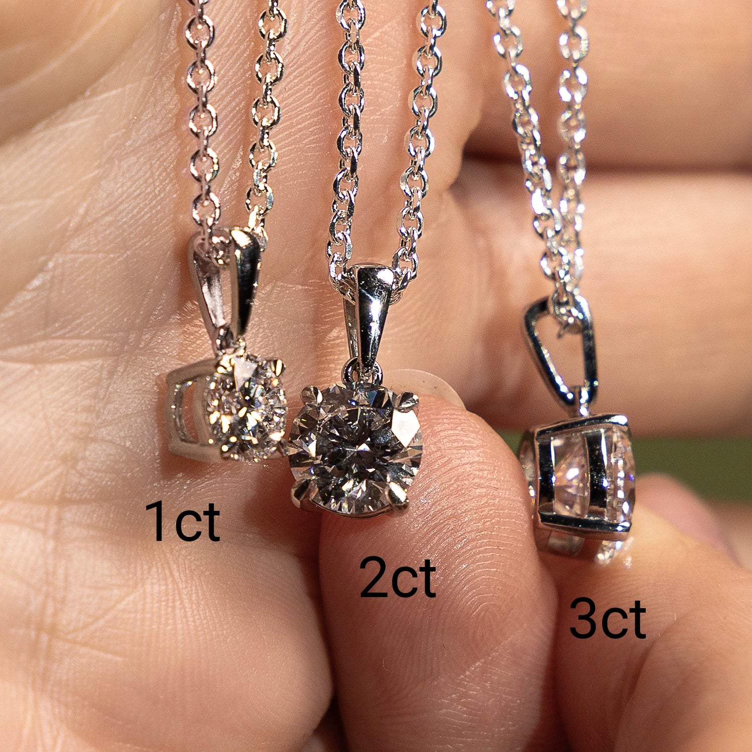 Adore Pendant Round • Platinum